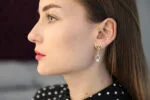 Сережки-гвоздики с подвесками рука Фатимы Хамса Серьги с сакральным символом «Рука Фатимы»