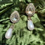 Серьги-капли с культивированным жемчугом. Сережки с подвесками. Элегантные серьги. Нарядные сережки-гвоздики — изображение 2