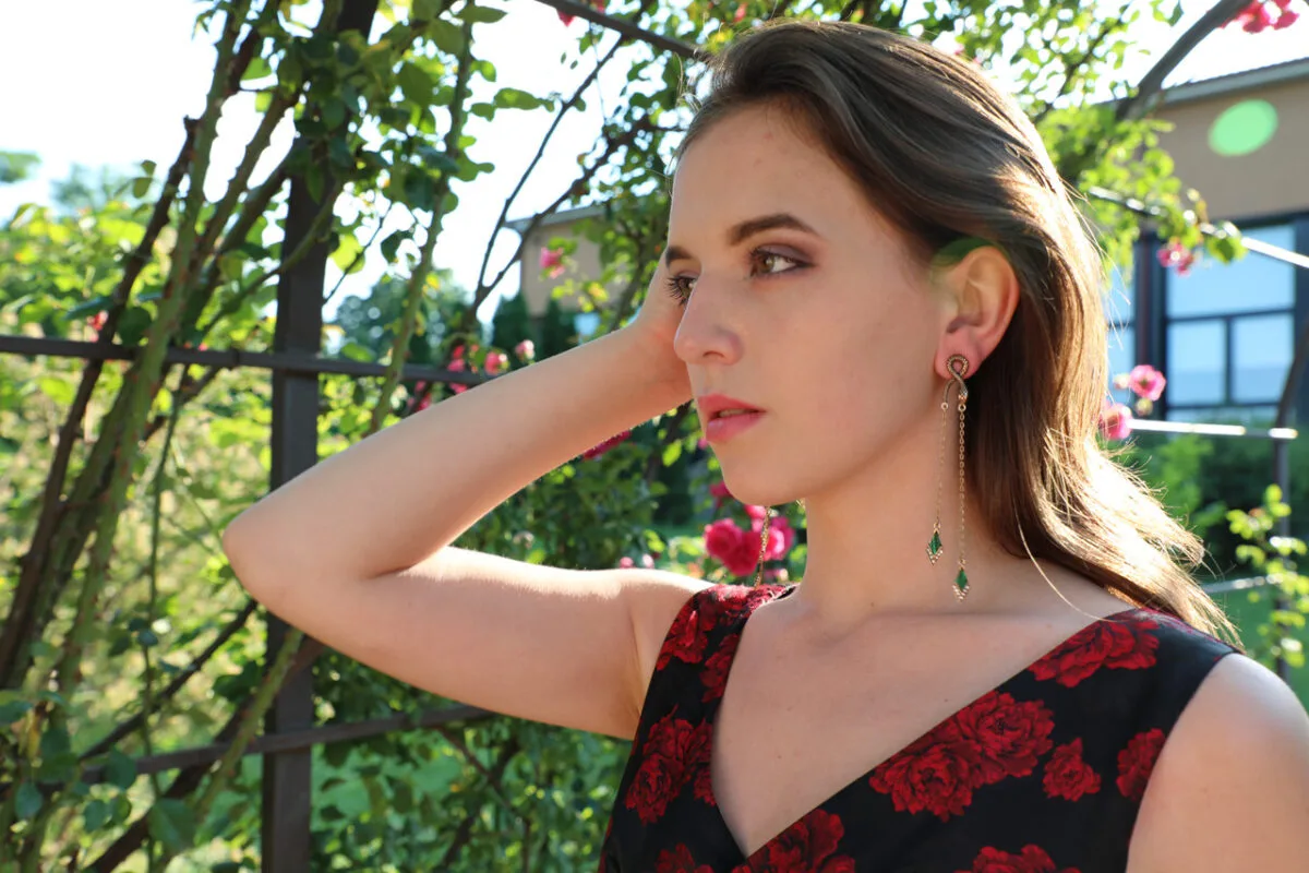 Сережки у формі змій. Сережки-змії з підвісками смарагдового кольору від бренду Empire — изображение 4
