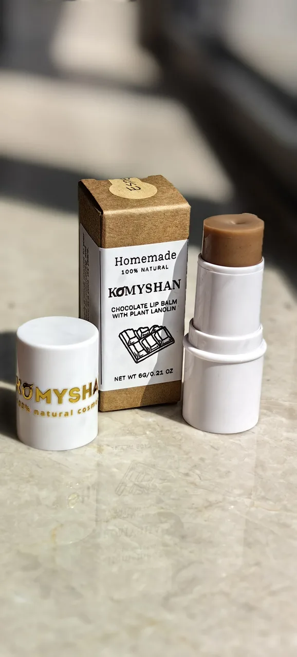 Натуральный шоколадный бальзам для губ KOMYSHAN HandMade с растительным ланолином — изображение 14