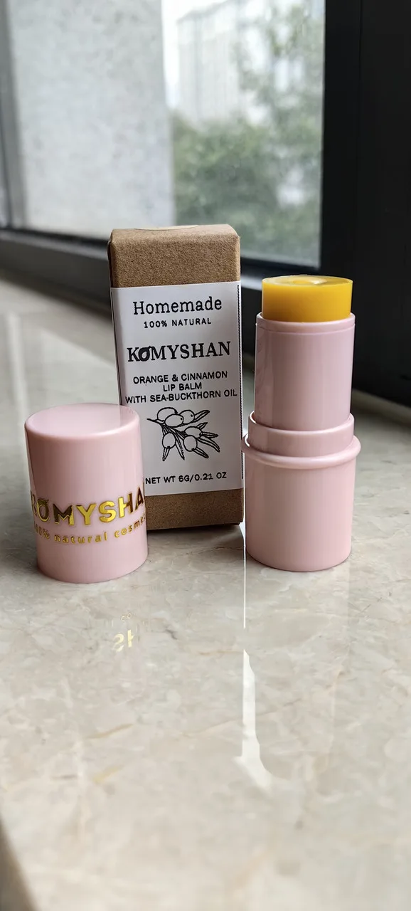 Натуральный бальзам для губ Komyshan HandMade "Облепиха + Апельсин+ корица " — изображение 10