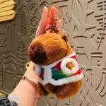 Мягкая игрушка Капибара — брелок 10- 12 см разные   Капибара 12 см в новогоднем костюме — изображение 3