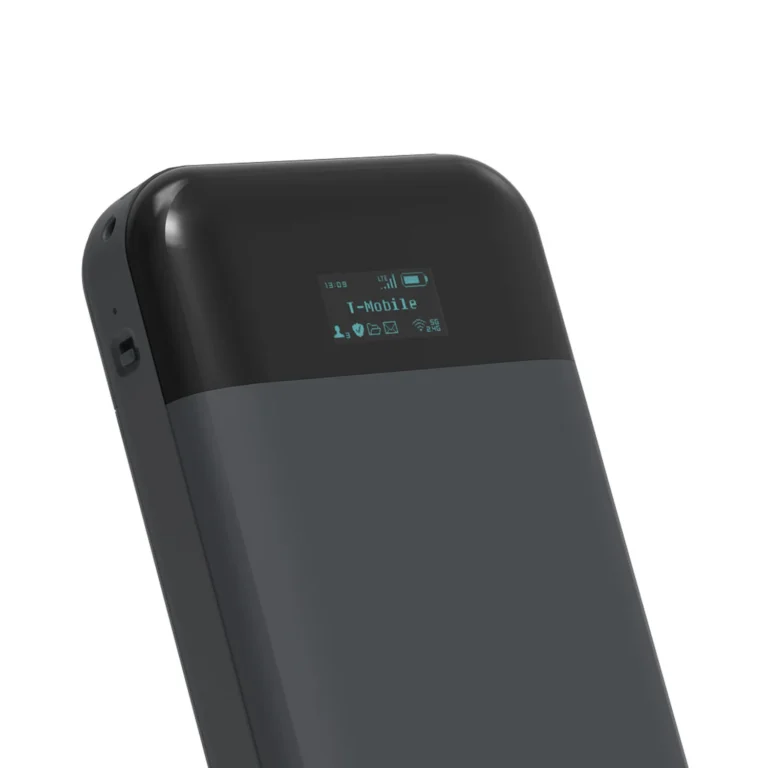 GL.iNet Mudi V2 GL-E750V2C6 — Порты и корпус крупным планом